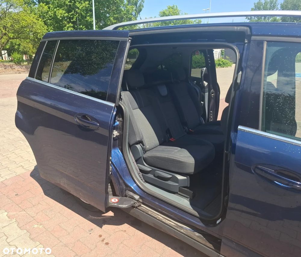 Ford Grand C-MAX - 9