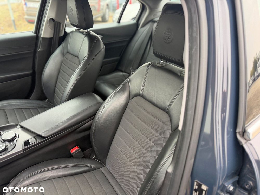 Alfa Romeo Giulia 2.2 Super - 22