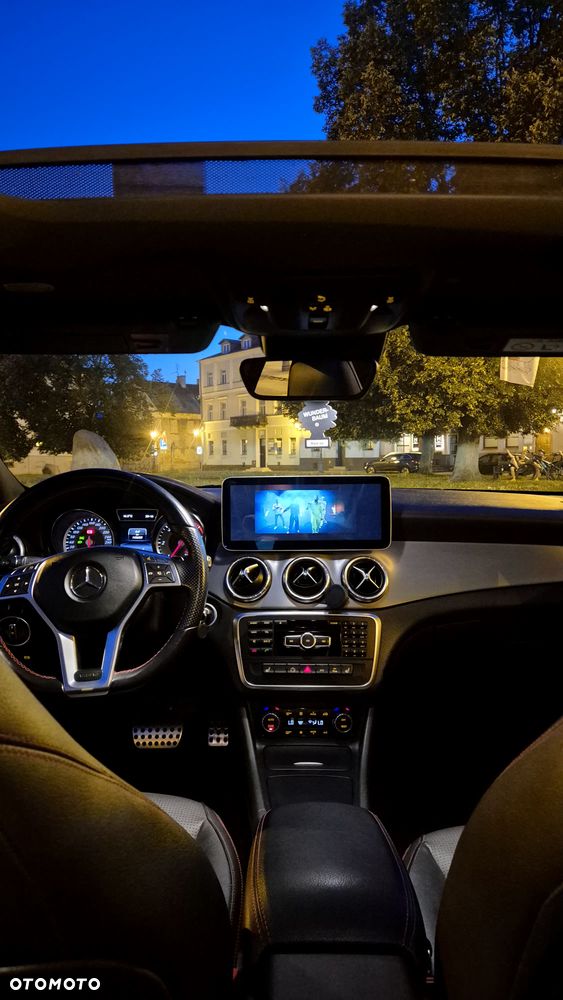 Mercedes-Benz CLA - 4