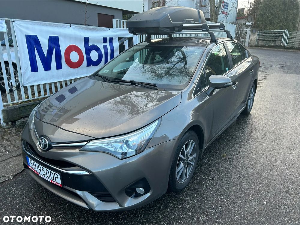 Toyota Avensis 2.0 Style MS - 12