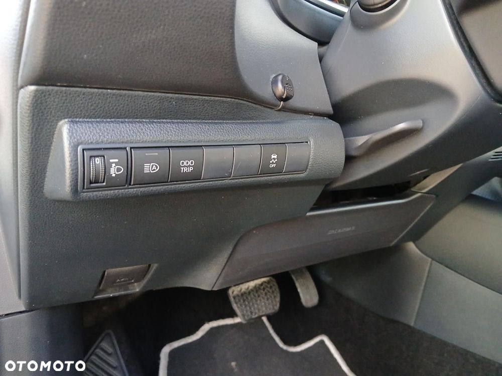 Toyota Corolla 1.8 Hybrid Comfort - 24