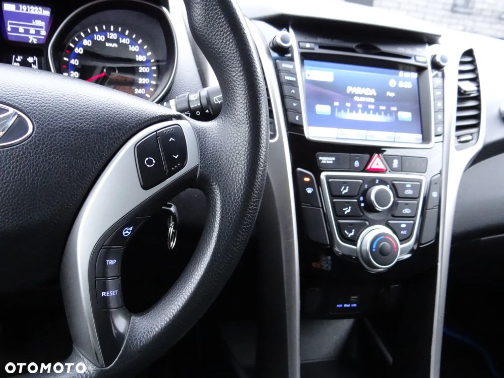 Hyundai i30 blue Kombi 1.6 CRDi Classic Navigation - 29