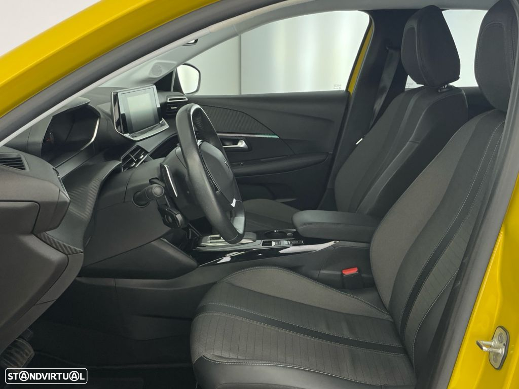 Peugeot 208 - 11
