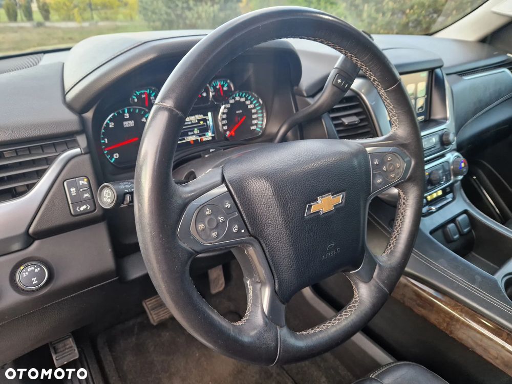 Chevrolet Suburban - 22
