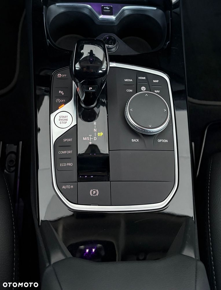 BMW Seria 2 218i - 11