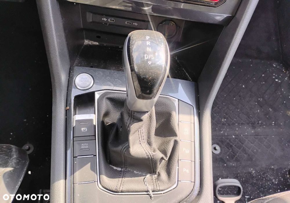 Volkswagen Tiguan - 12