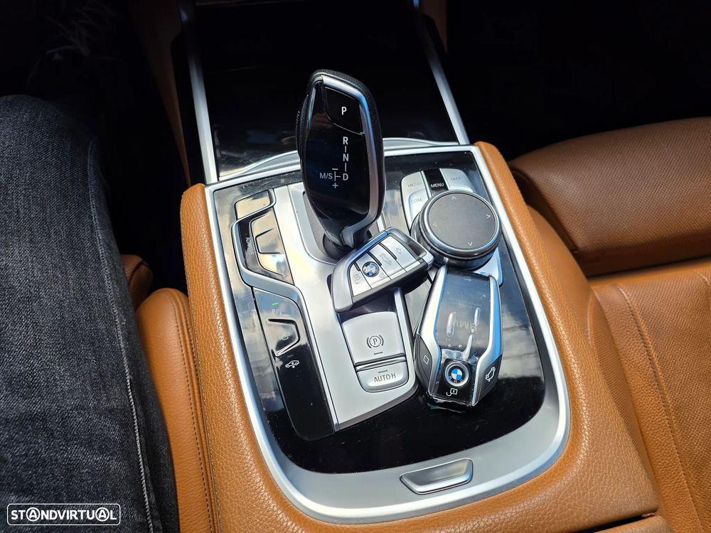 BMW 730 d Pack M Auto - 19