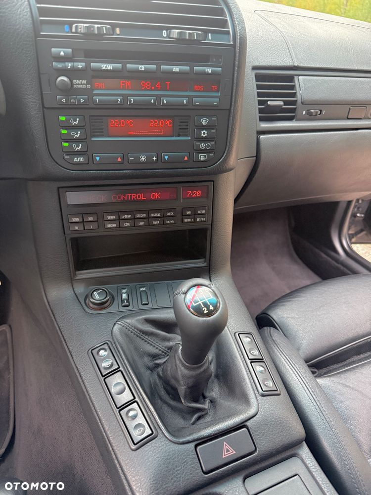 BMW Seria 3 323i - 28