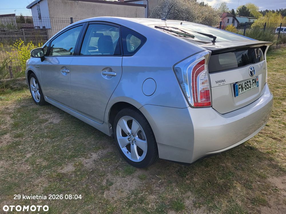 Toyota Prius (Hybrid) Executive - 11