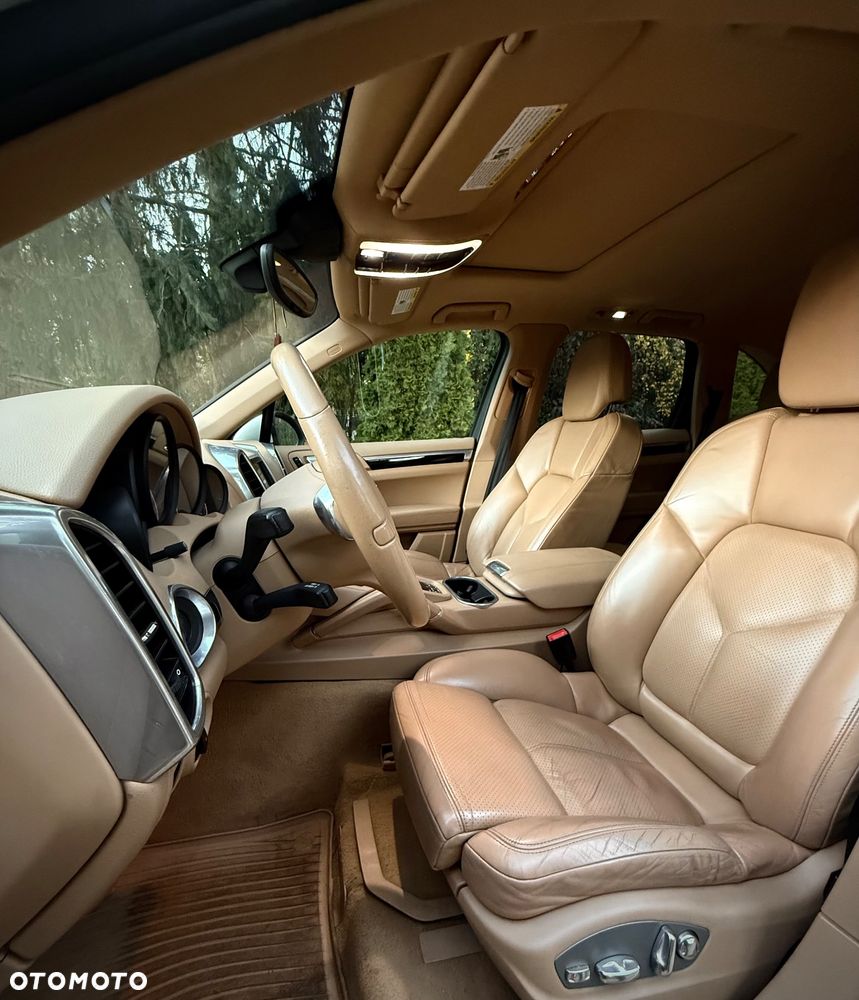 Porsche Cayenne - 12
