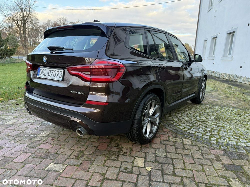 BMW X3 xDrive20i Advantage - 22