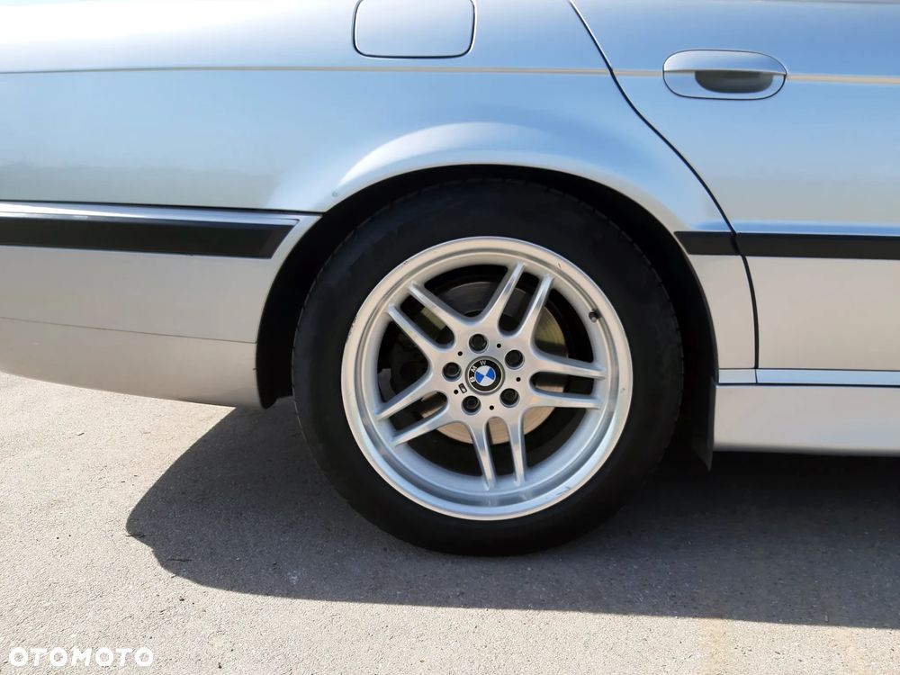 BMW Seria 7 740i - 12