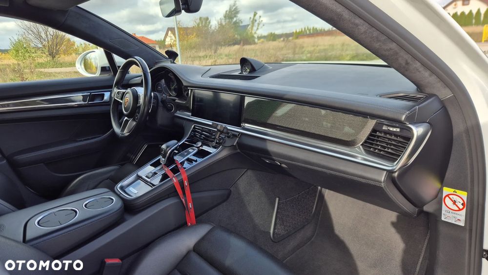 Porsche Panamera 4 E-Hybrid - 10