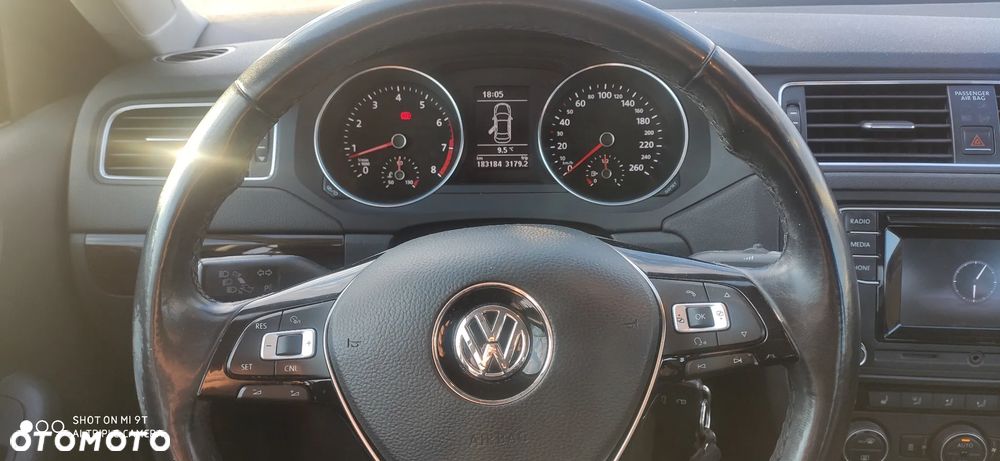 Volkswagen Jetta 1.2 TSI BlueMotion Technology Comfortline - 1