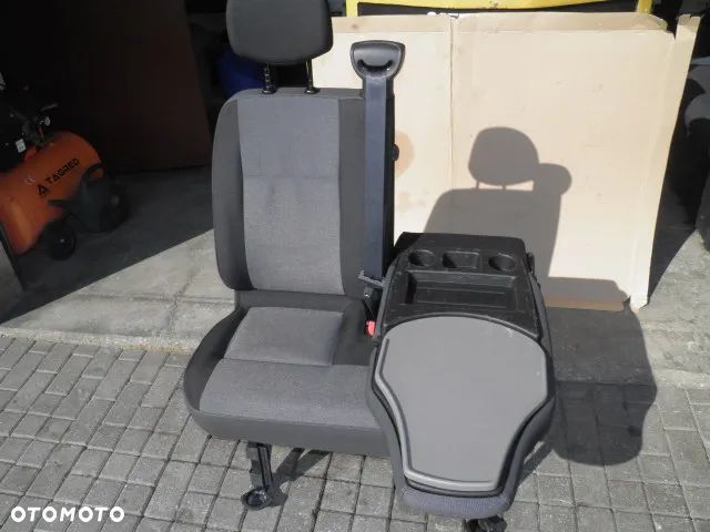 FOTEL ŁAWKA RENAULT MASTER IV 2022r - 9