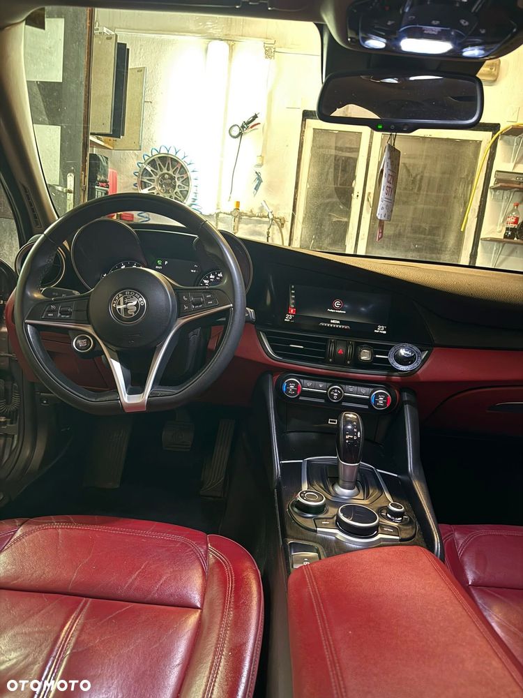 Alfa Romeo Giulia - 7