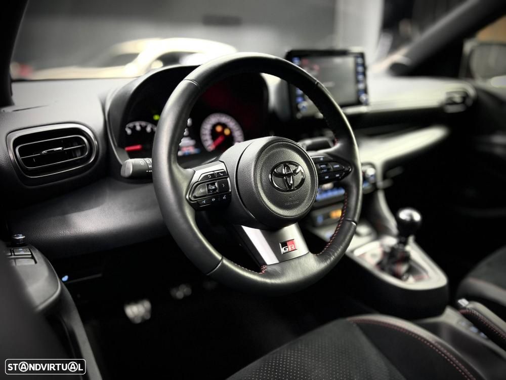 Toyota GR Yaris 1.6 T Extreme Premium - 8