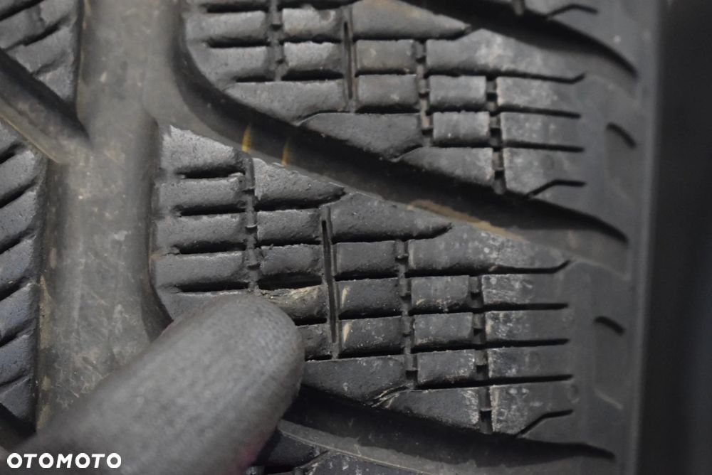 R17 235/65 Pirelli Scorpion Winter - 7