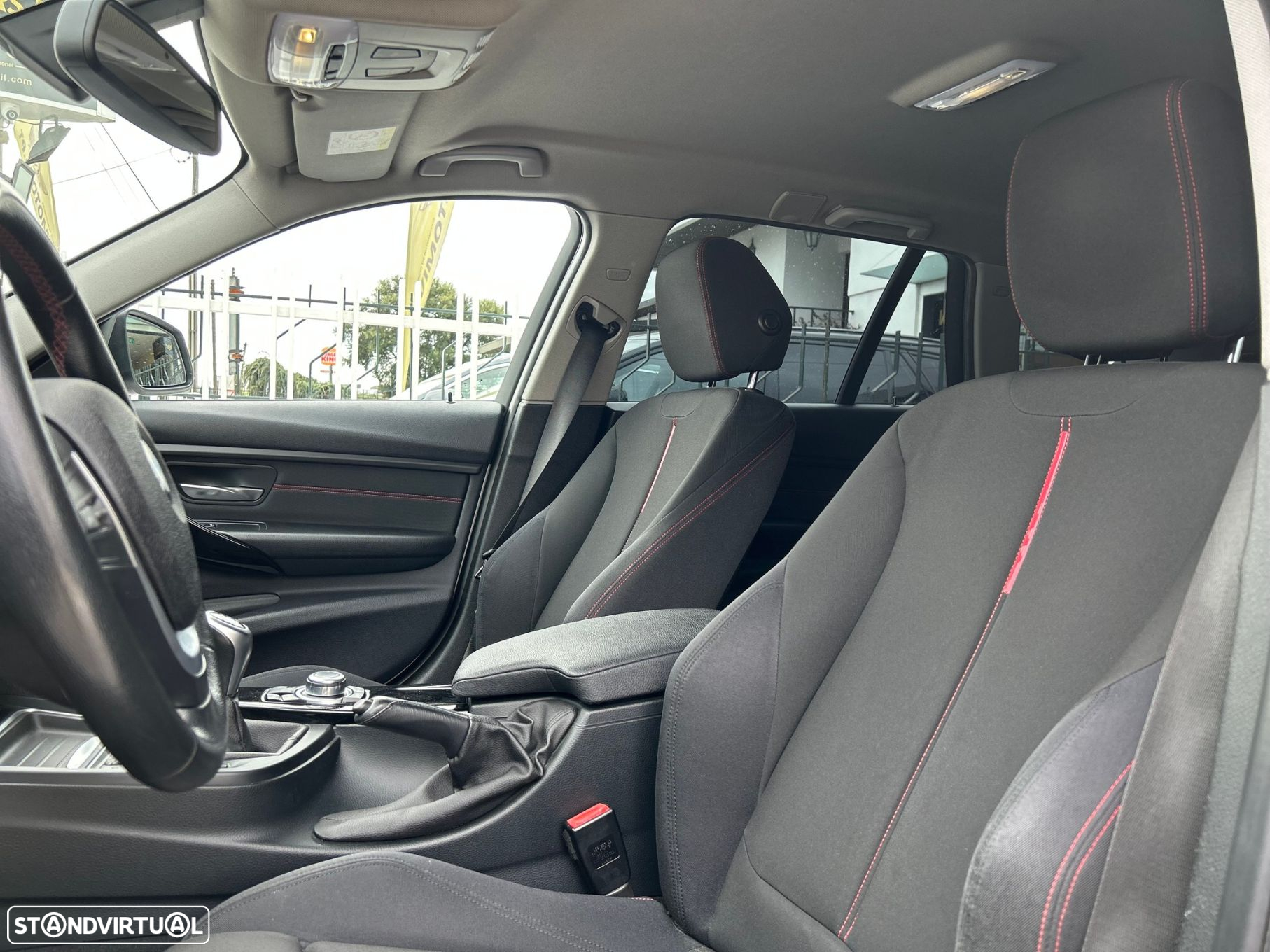 BMW 318 d Touring Line Sport - 23