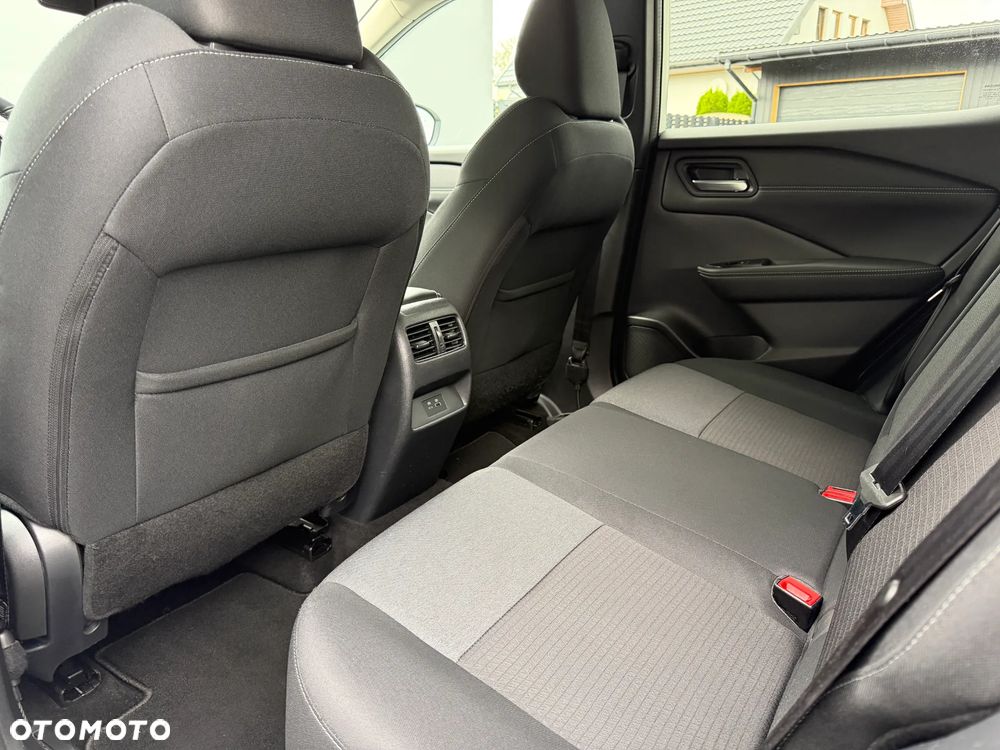 Nissan Qashqai 1.3 DIG-T mHEV N-Connecta Xtronic - 27