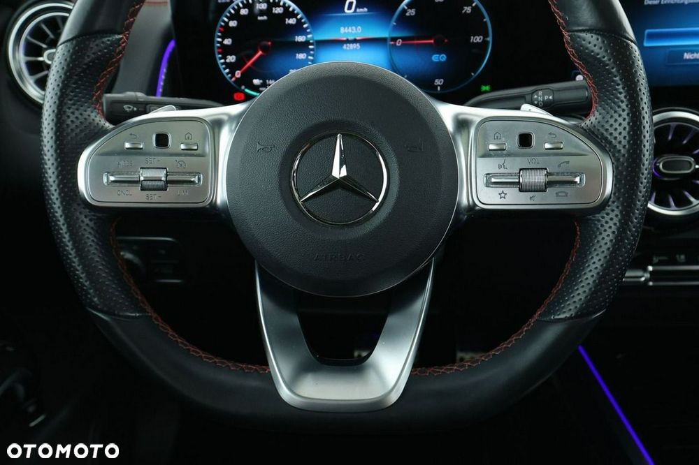Mercedes-Benz EQB - 22