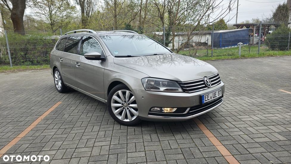 Volkswagen Passat - 1