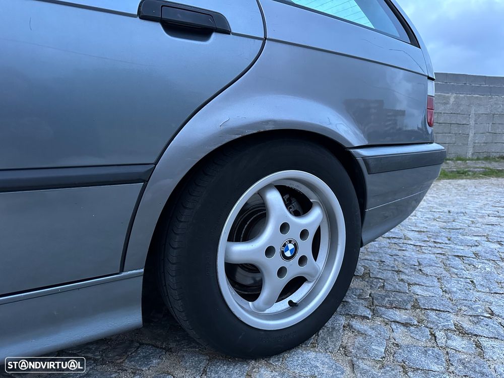 BMW 318 tds Touring - 9