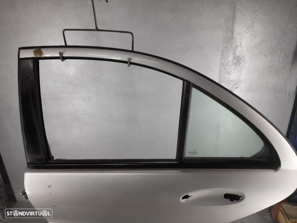 Porta Tras Esq Mercedes-Benz C-Class (W203) - 2