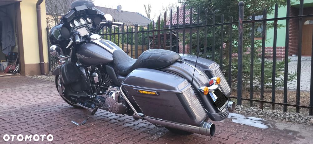Harley-Davidson Touring Street Glide - 8