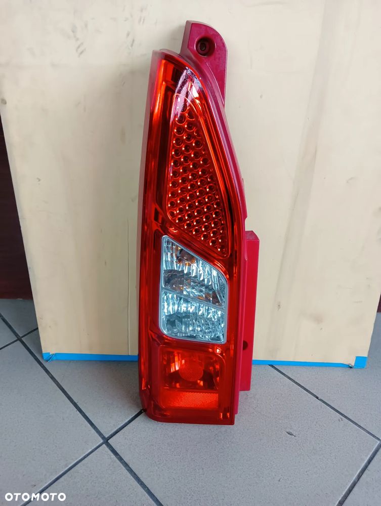 PARTNER BERLINGO od 2008 LAMPA TYŁ lewa EUROPA - 1