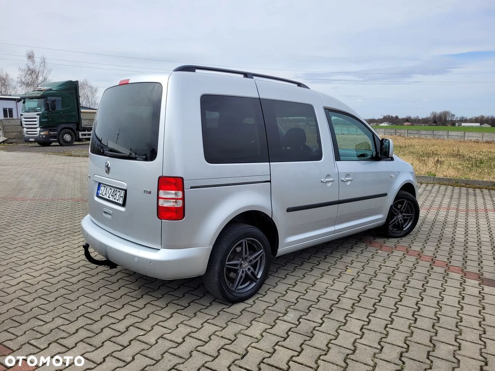 Volkswagen Caddy Highline DSG - 12