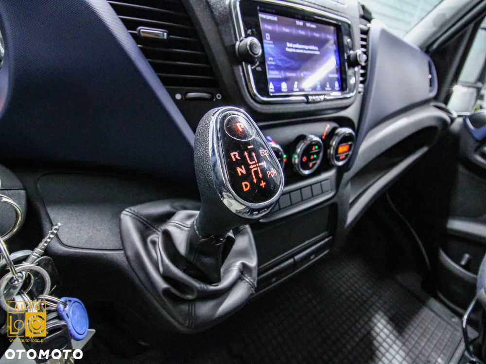 Iveco DAILY CHŁODNIA + MROŹNIA + AGREGAT x 2 + AUTOMAT - 19