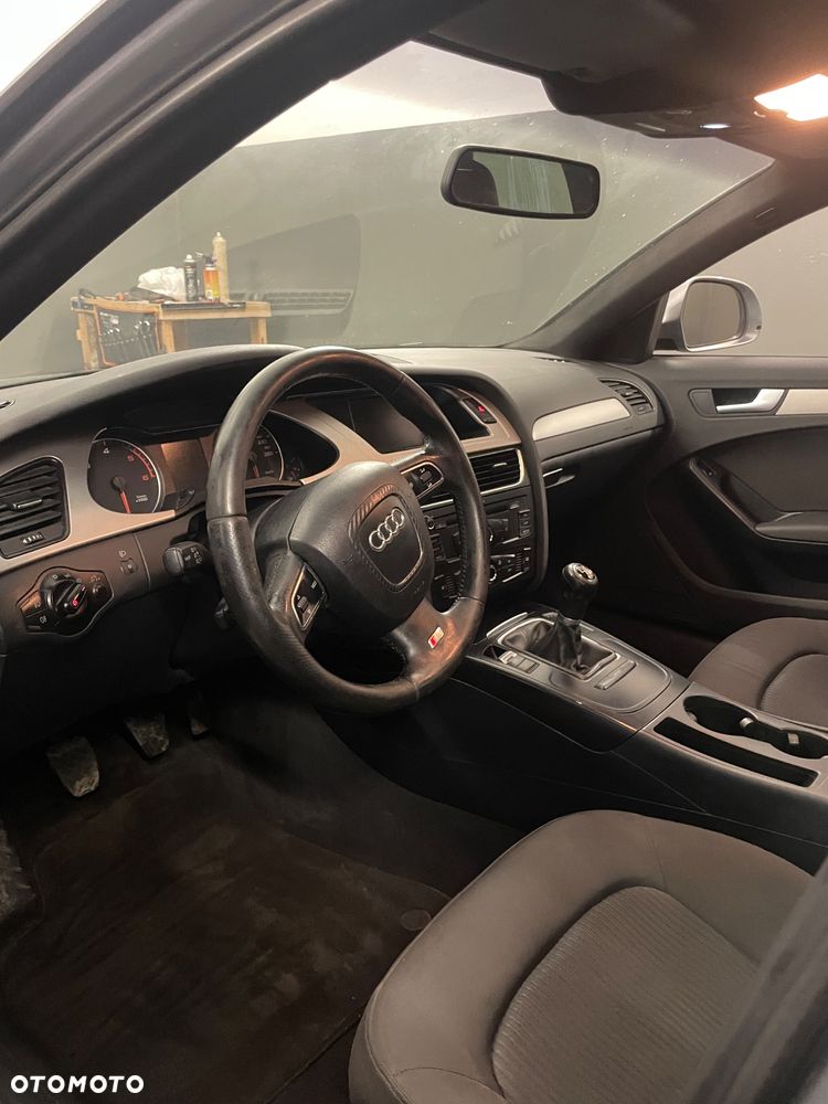 Audi A4 Limousine - 16