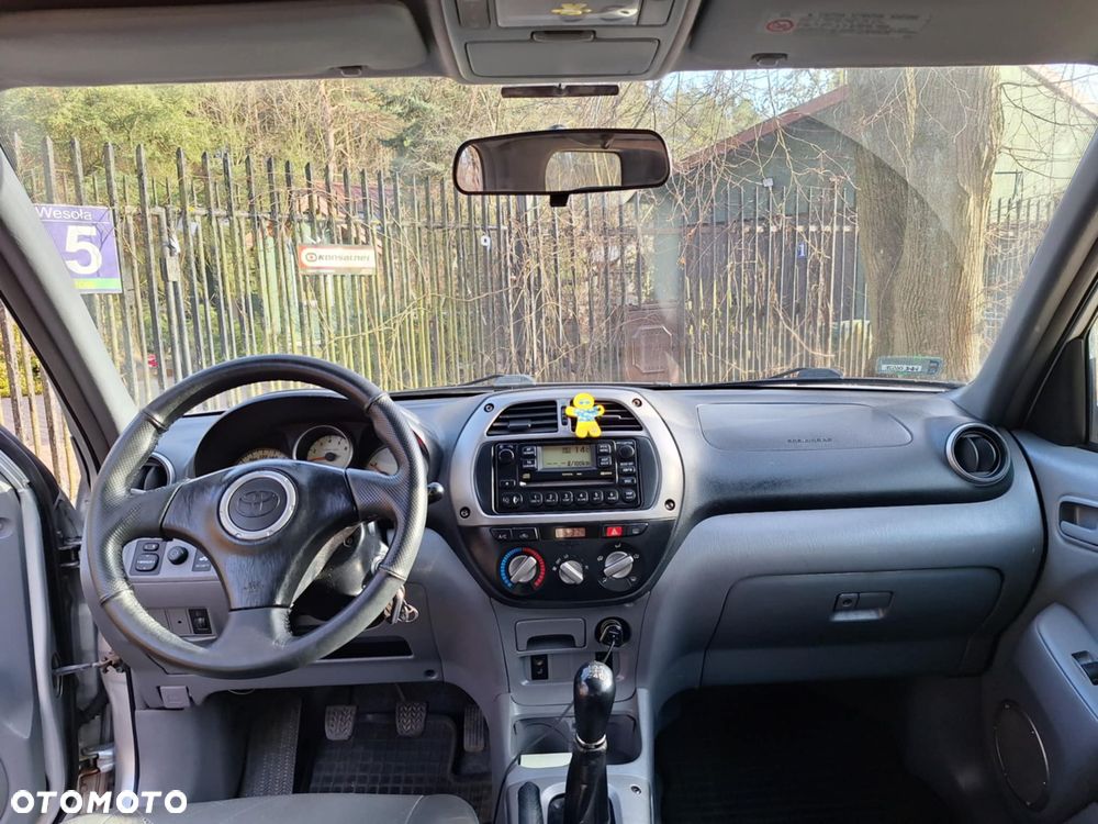 Toyota RAV4 1.8 VVT-i 4x2 - 6