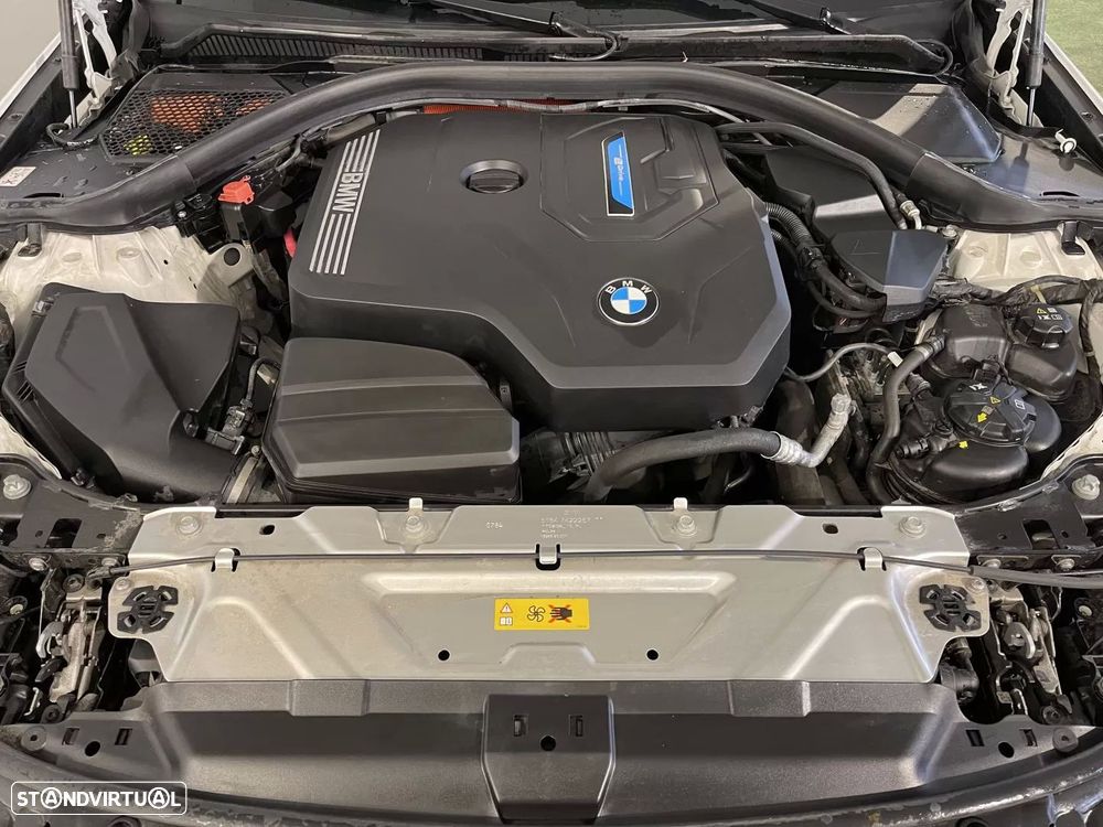 BMW 320 e Pack Desportivo M Auto - 43