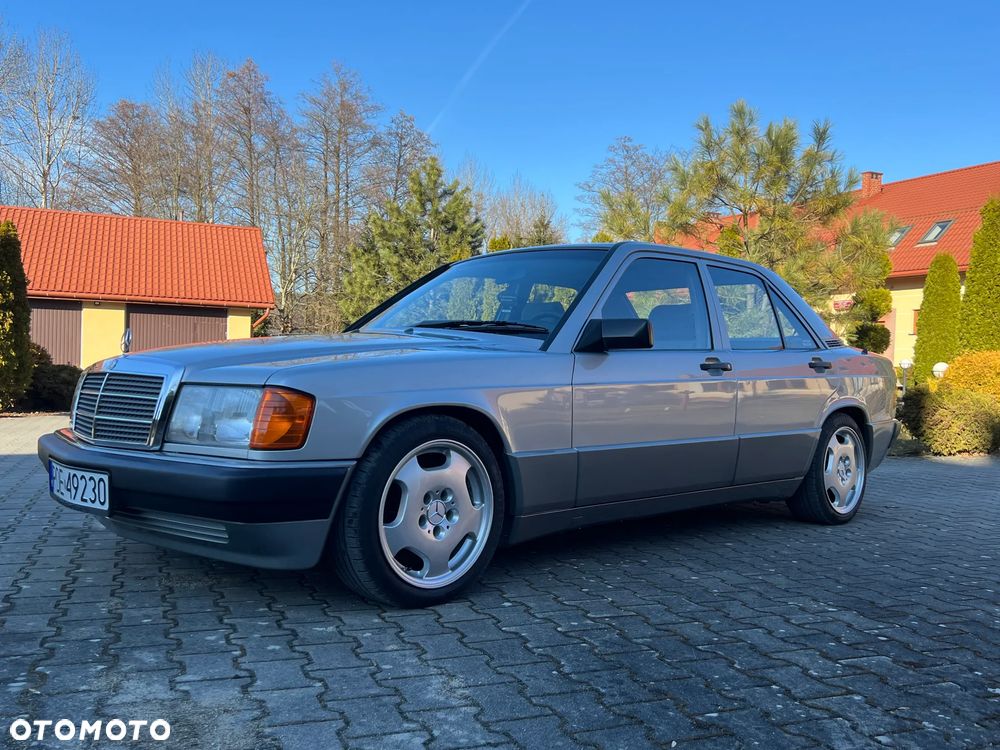 Mercedes-Benz W201 (190) - 9