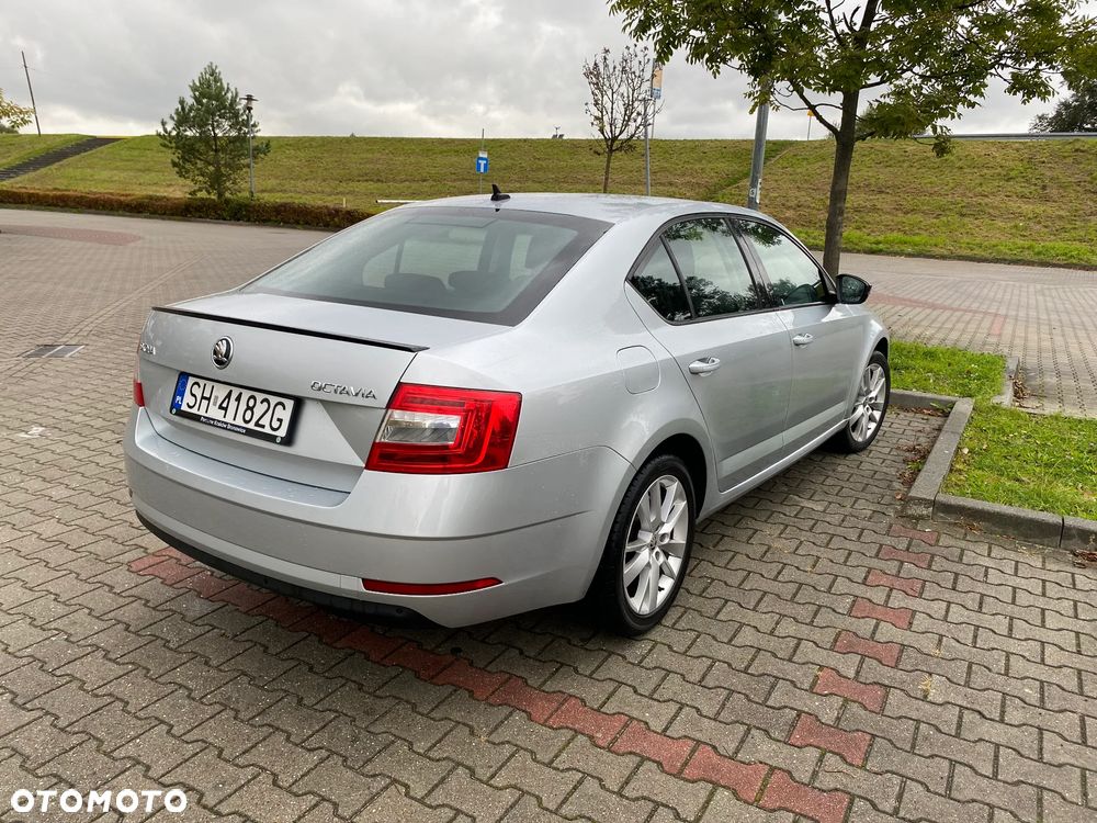 Skoda Octavia 1.5 TSI ACT Style DSG - 4
