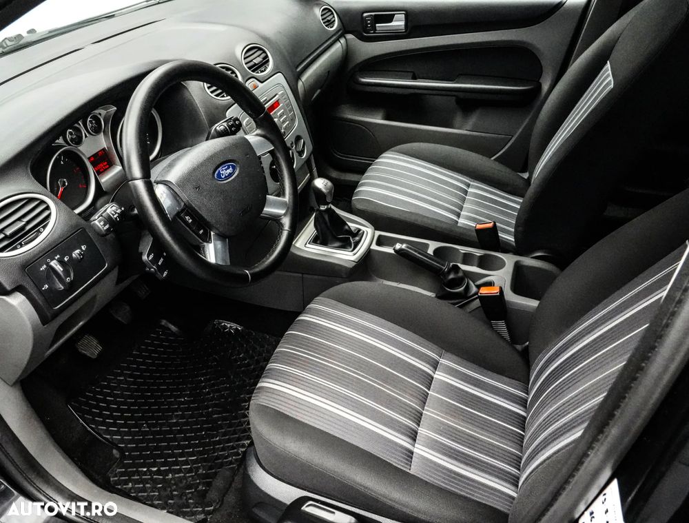 Ford Focus - 11