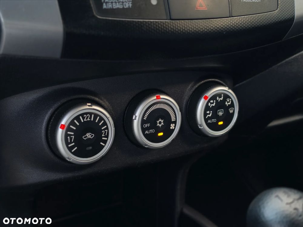 Mitsubishi Outlander - 17