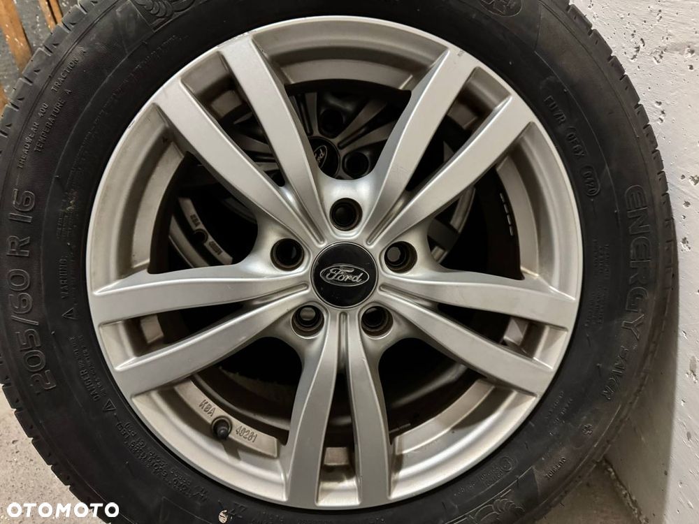 Ford Focus 1.5 TDCi SYNC Edition - 13