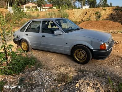 Ford Escort - 2