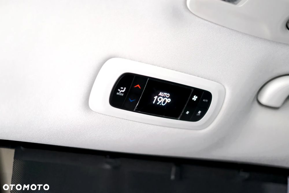 Chrysler Pacifica - 37