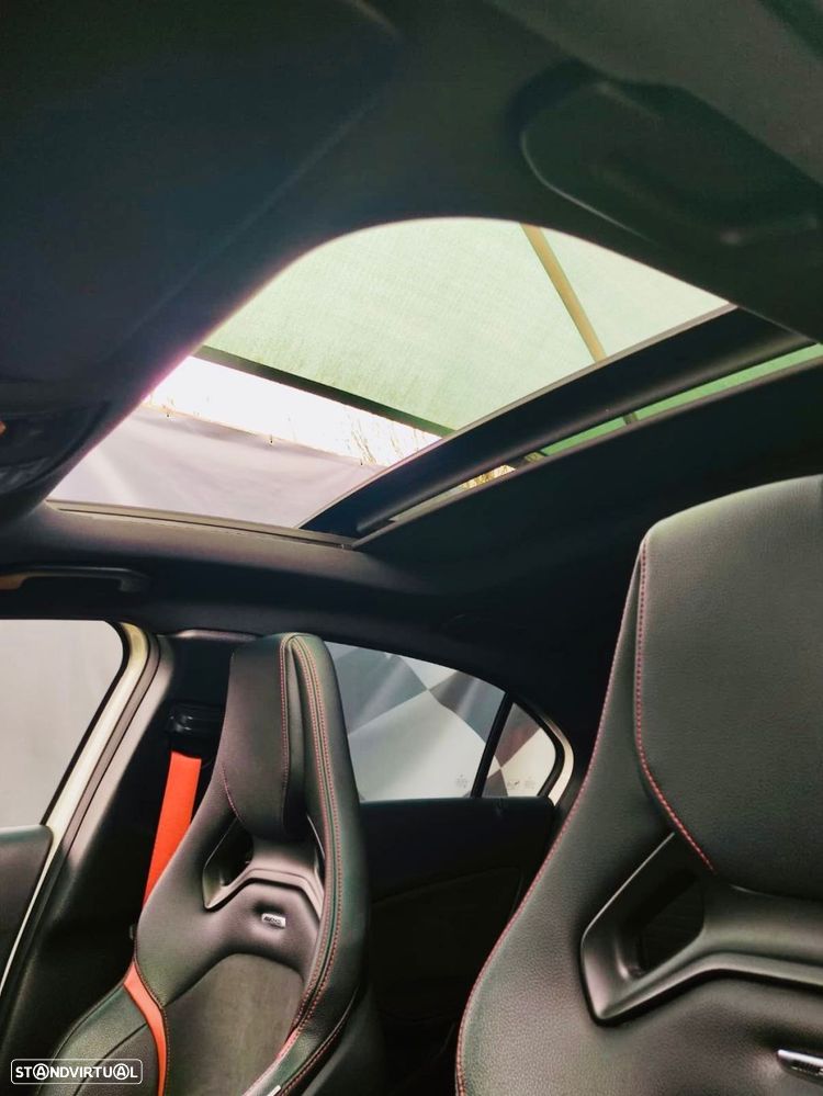 Mercedes-Benz A 45 AMG - 16