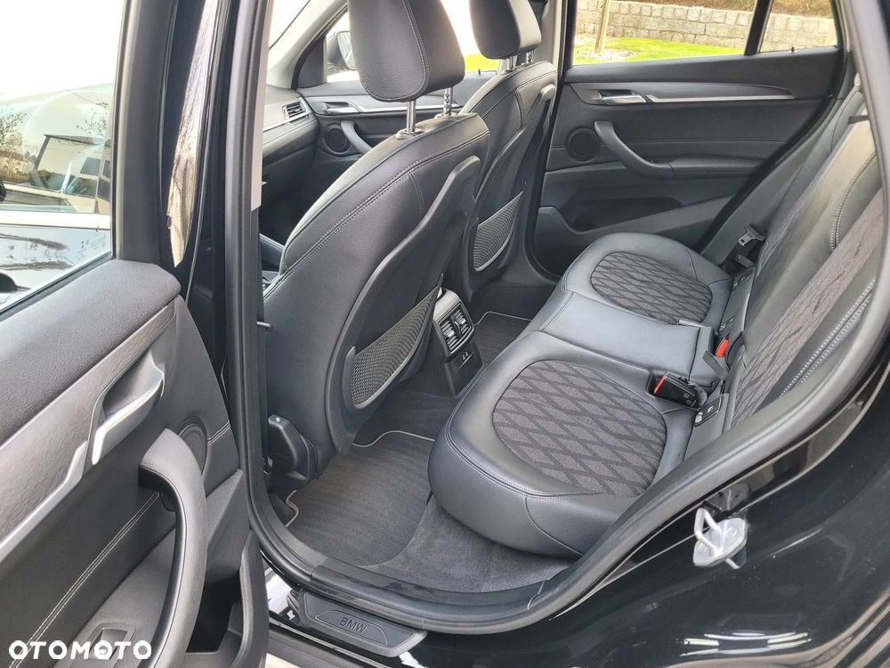 BMW X1 sDrive20i Sport Line - 17