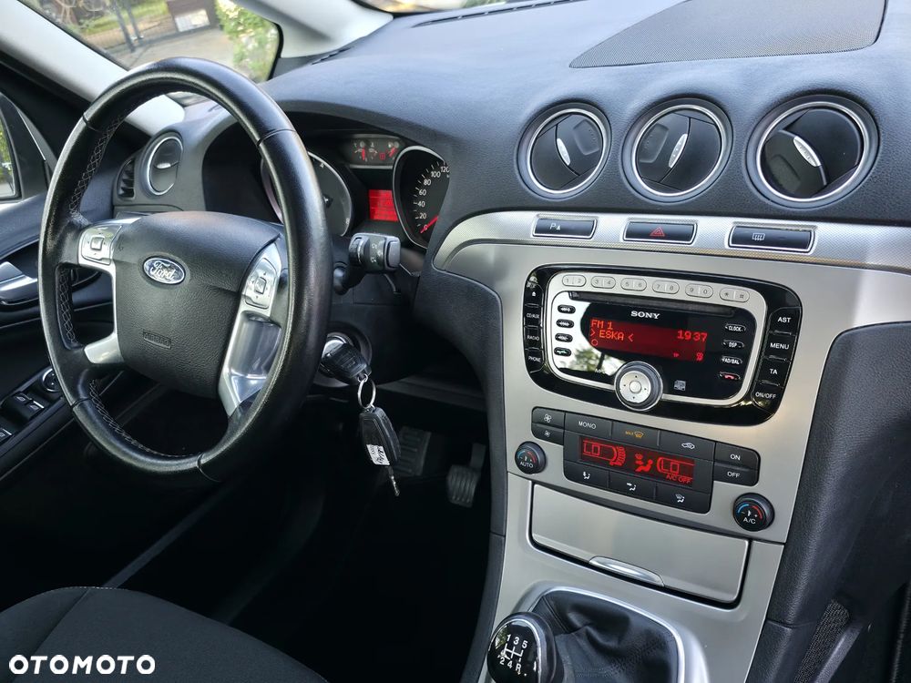 Ford Galaxy 2.0 Champions Edition - 8