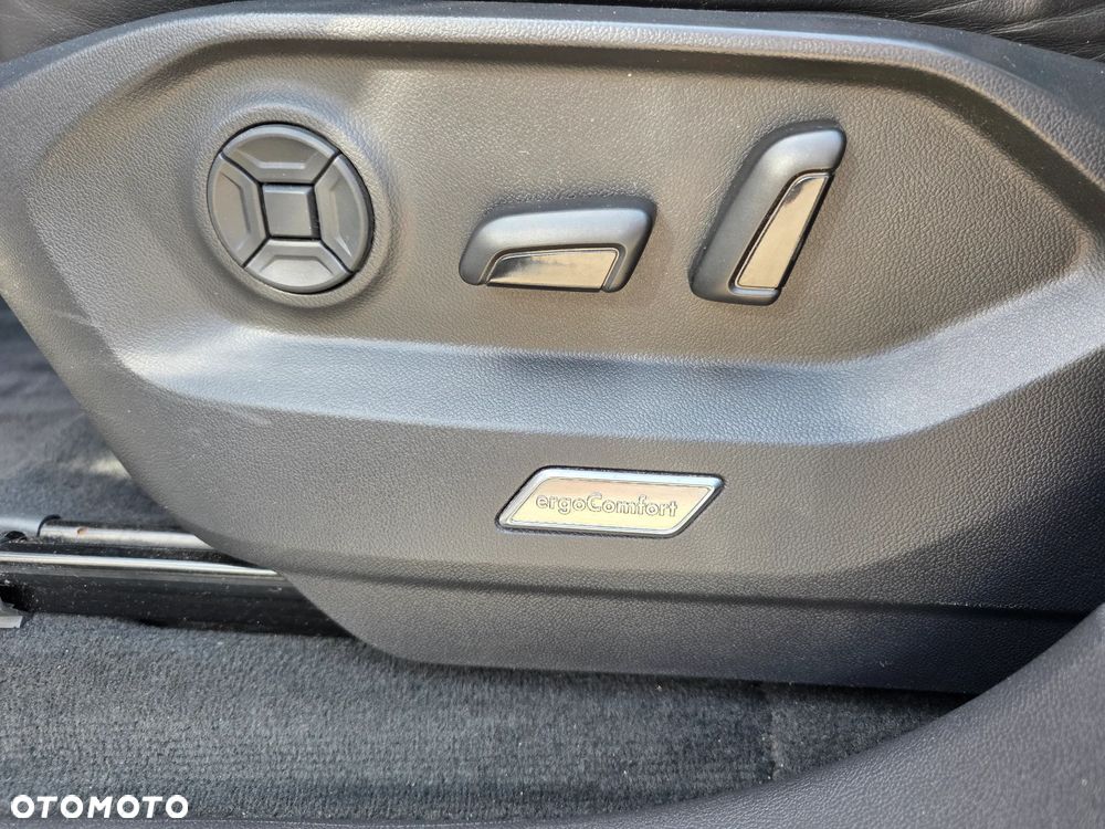 Volkswagen Touareg - 13
