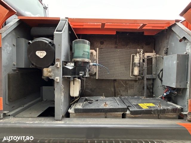 Hitachi ZX 210LC-3 - 13