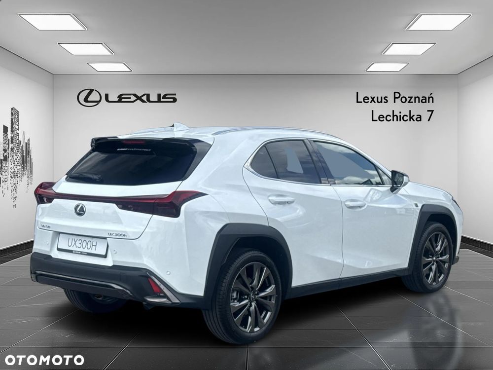 Lexus UX - 5