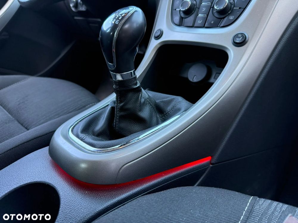 Opel Astra 1.4 Turbo - 17