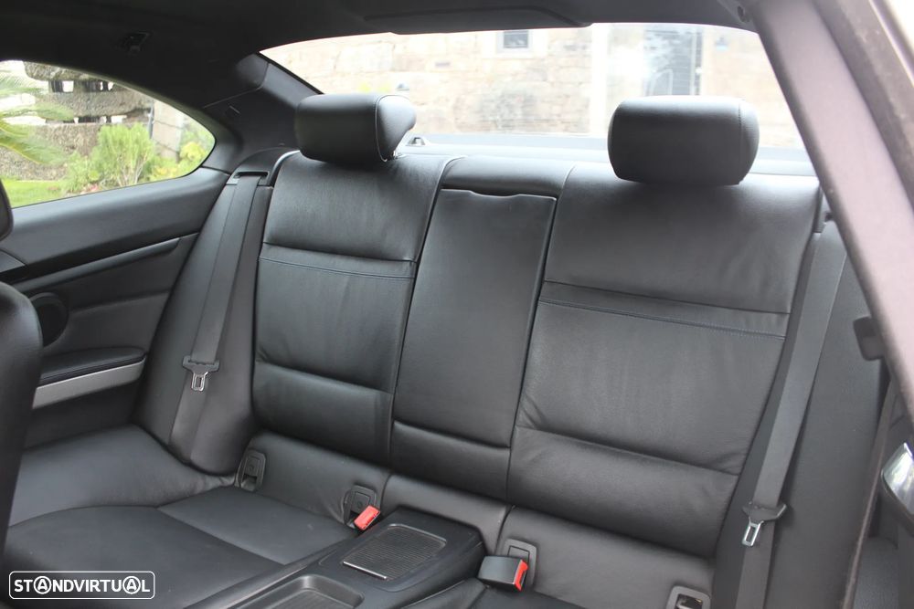 BMW 320 d DPF M Sport Edition - 13